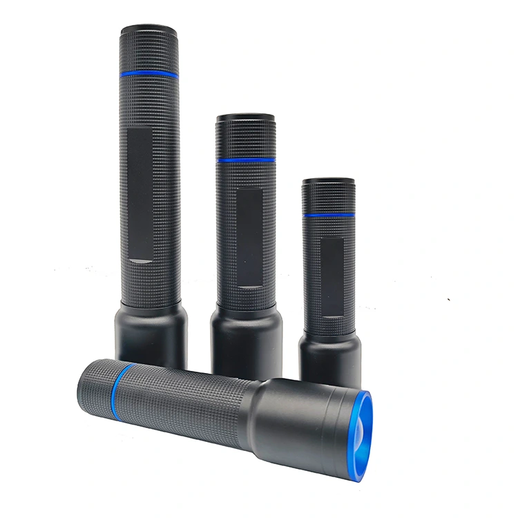 1000ルーメンのハイパワー懐中電灯搭載