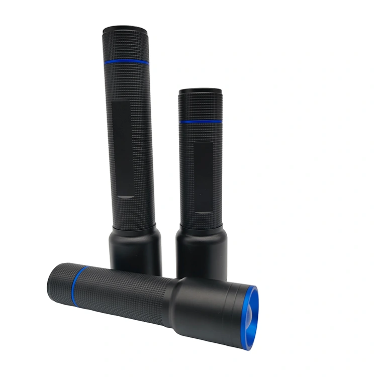 高出力懐中電灯搭載